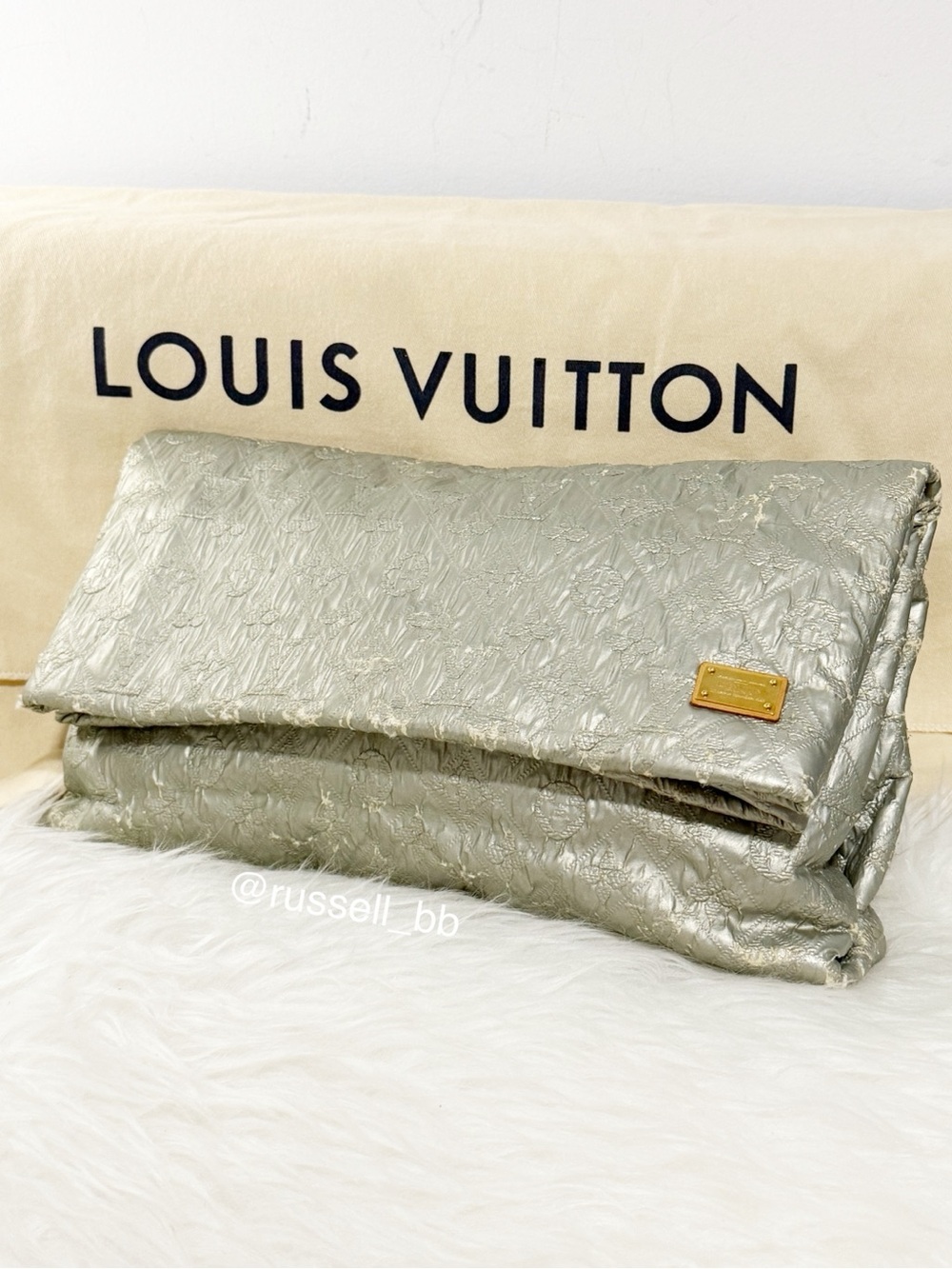 Louis Vuitton Metallic Monogram Limelight GM Clutch Bag (Oversized Silver Pearl)